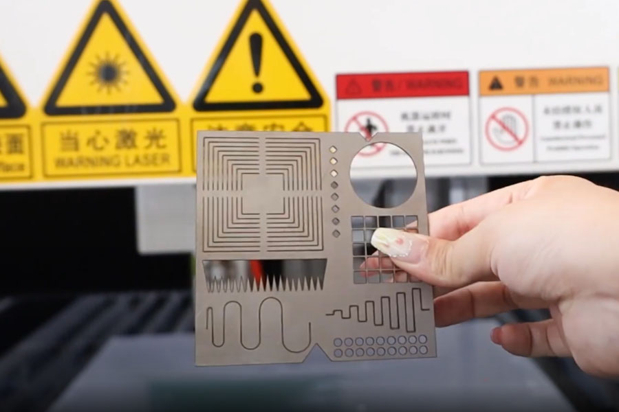 레이저 절단 금속